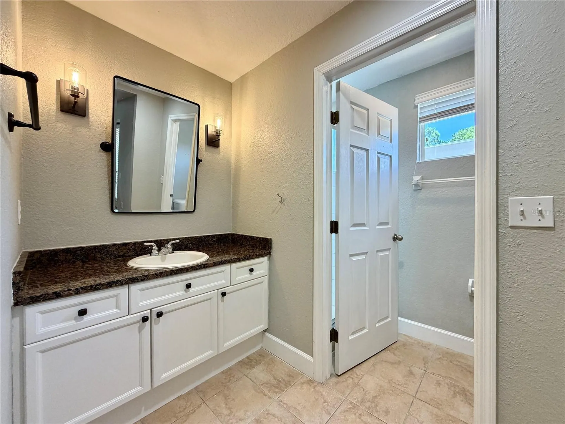 526 101st Avenue N St Petersburg FL 33702