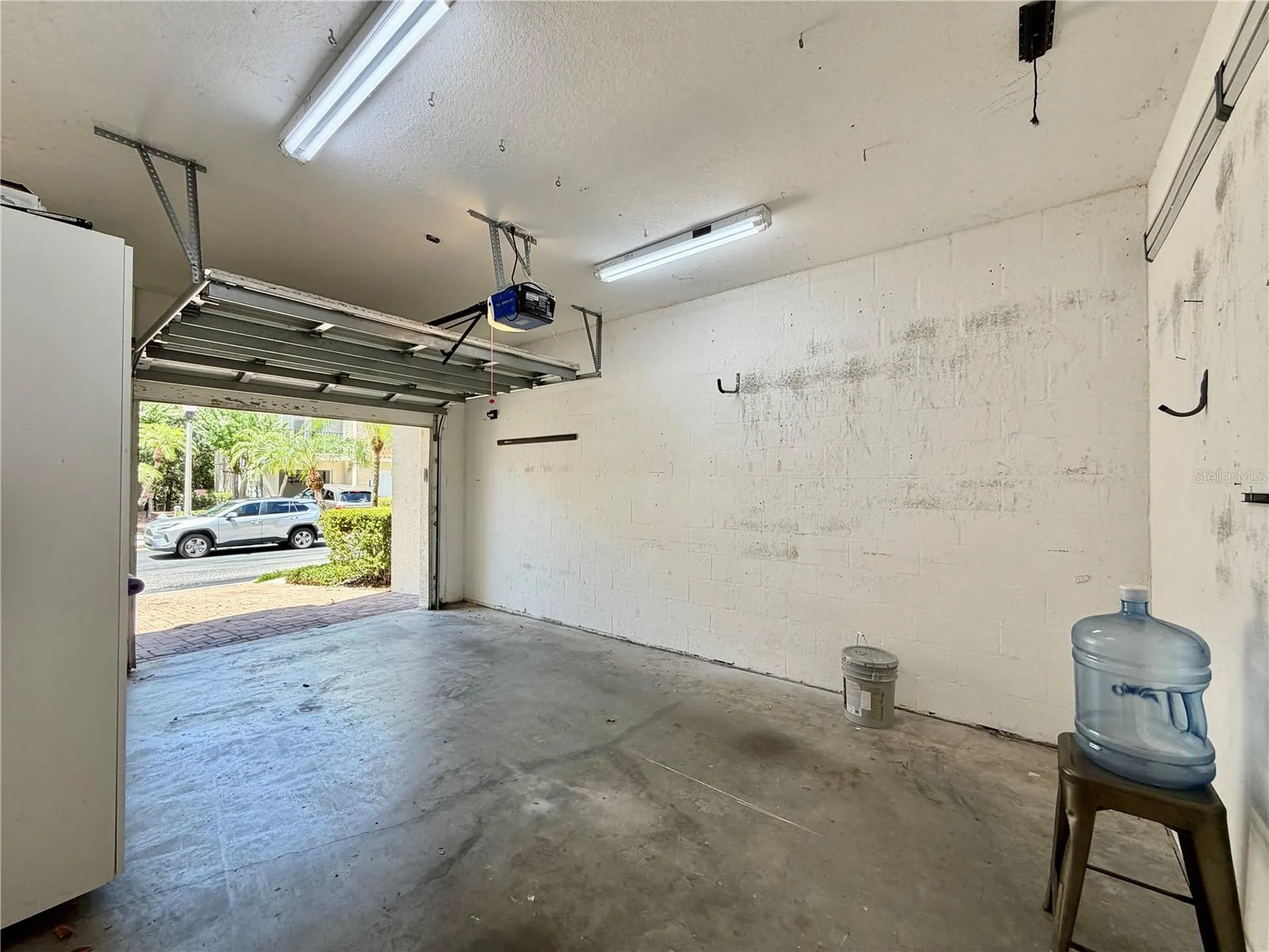 526 101st Avenue N St Petersburg FL 33702