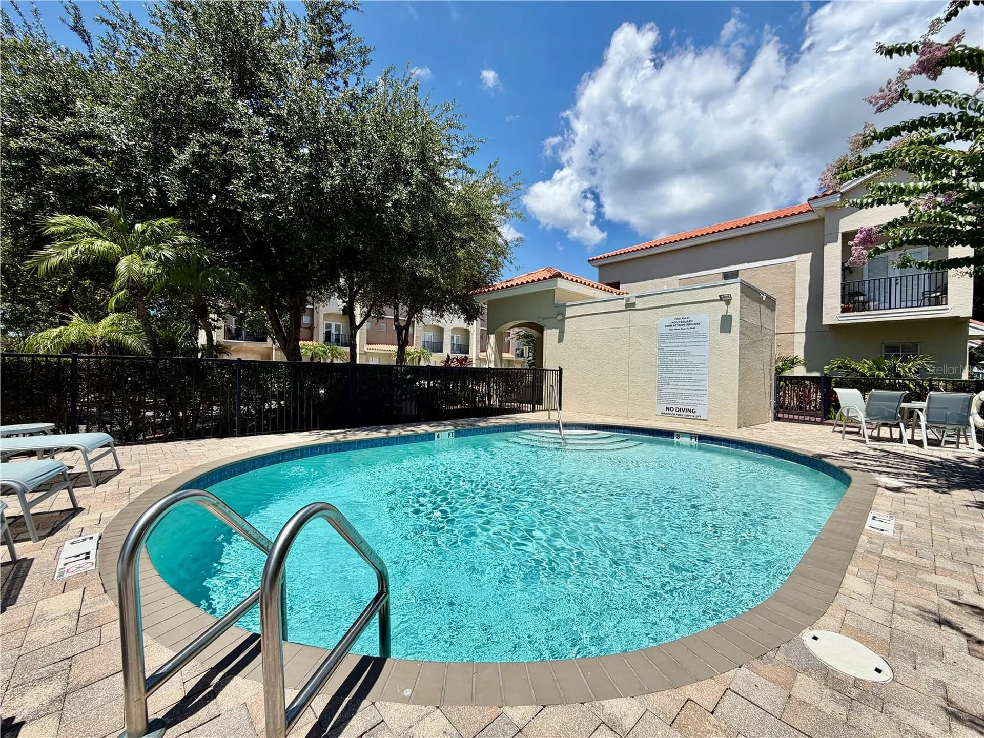 526 101st Avenue N St Petersburg FL 33702