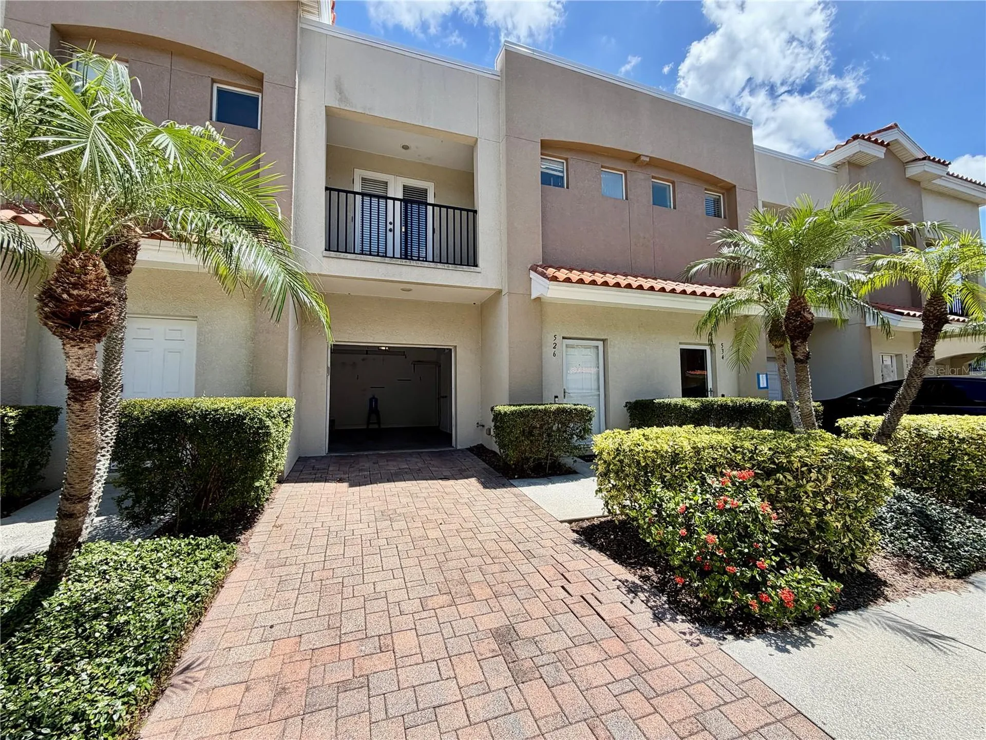 526 101st Avenue N St Petersburg FL 33702