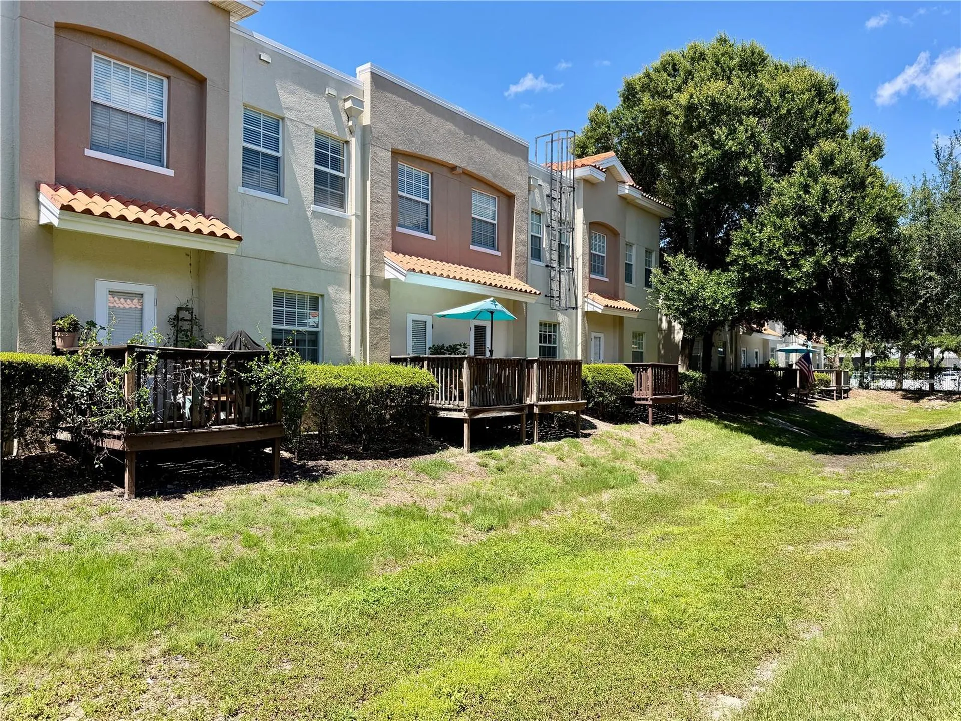526 101st Avenue N St Petersburg FL 33702