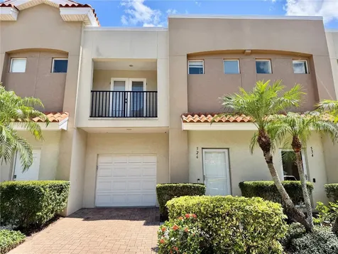 526 101st Avenue N St Petersburg FL 33702