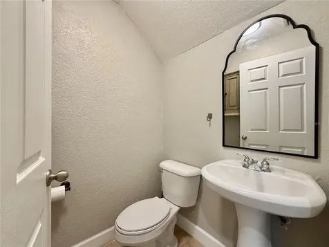 526 101st Avenue N St Petersburg FL 33702