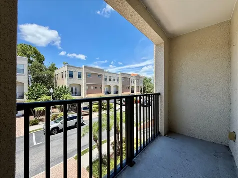 526 101st Avenue N St Petersburg FL 33702