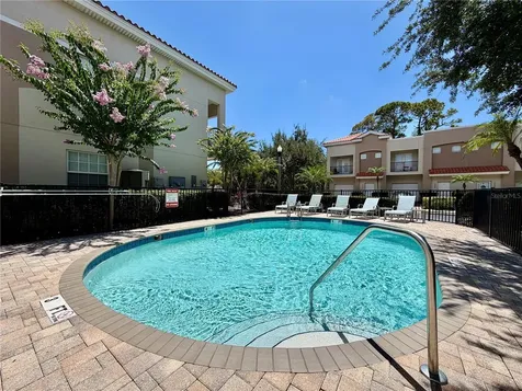 526 101st Avenue N St Petersburg FL 33702