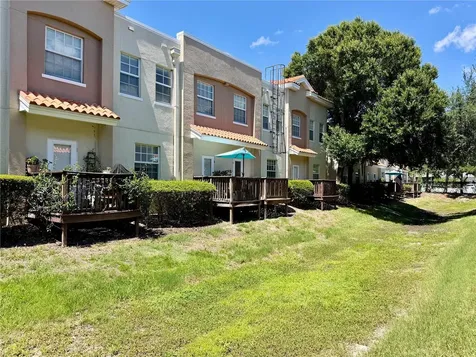 526 101st Avenue N St Petersburg FL 33702