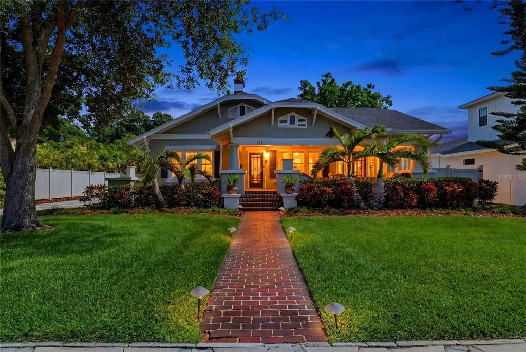 871 17th Avenue N St Petersburg FL 33704