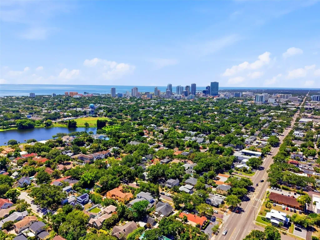871 17th Avenue N St Petersburg FL 33704