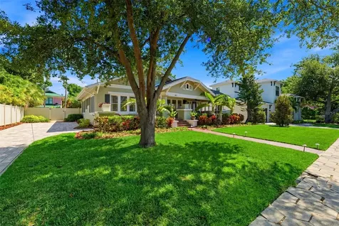 871 17th Avenue N St Petersburg FL 33704