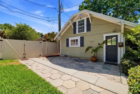 871 17th Avenue N St Petersburg FL 33704