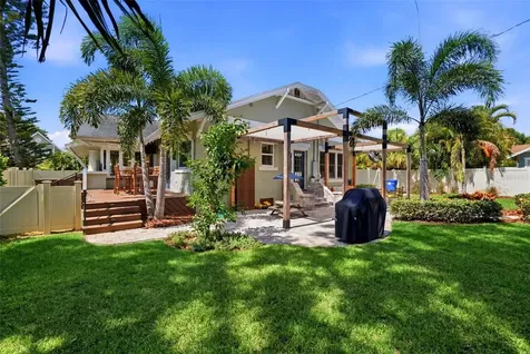 871 17th Avenue N St Petersburg FL 33704