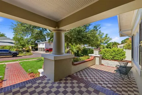 871 17th Avenue N St Petersburg FL 33704