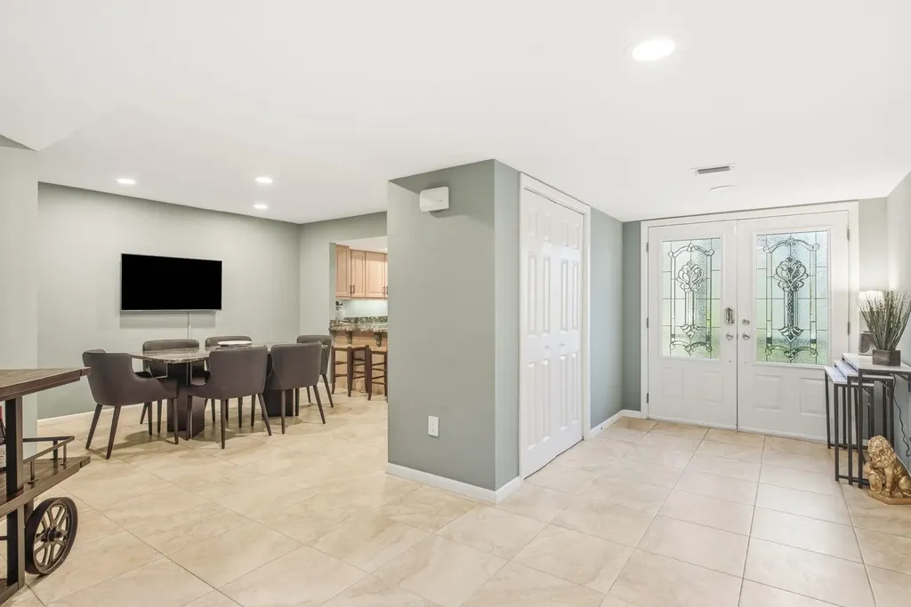 2631 Royal Liverpool Drive Tarpon Springs FL 34688