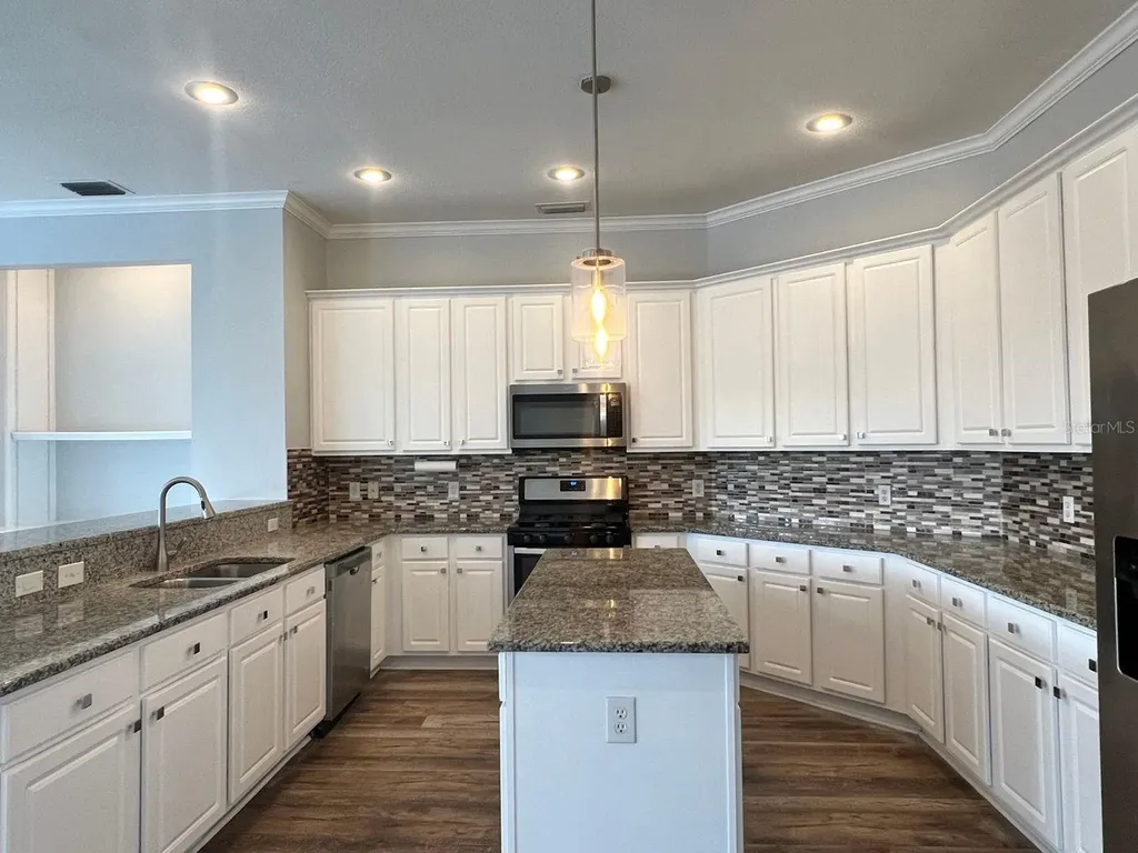 18111 Sugar Brooke Drive Tampa FL 33647