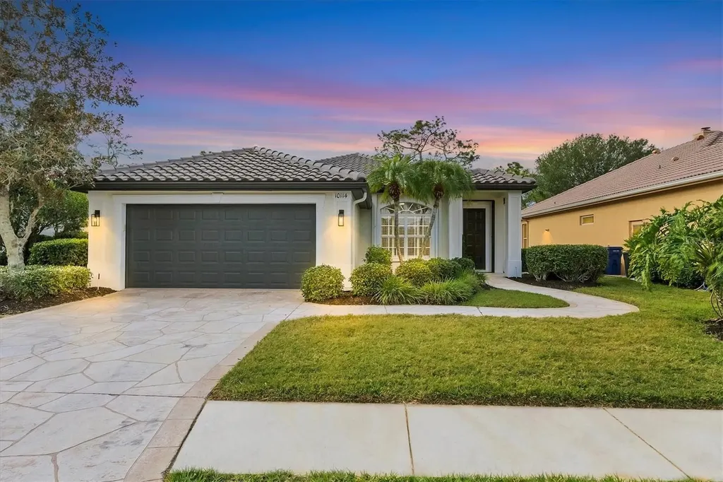 10114 Glenmore Avenue Bradenton FL 34202