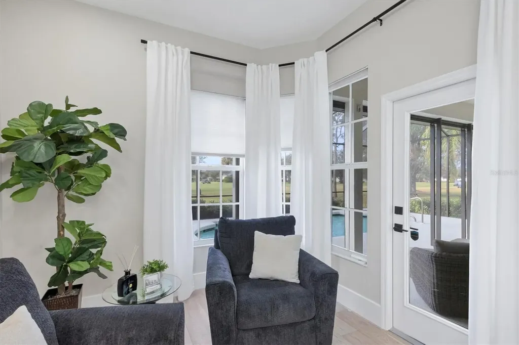 10114 Glenmore Avenue Bradenton FL 34202
