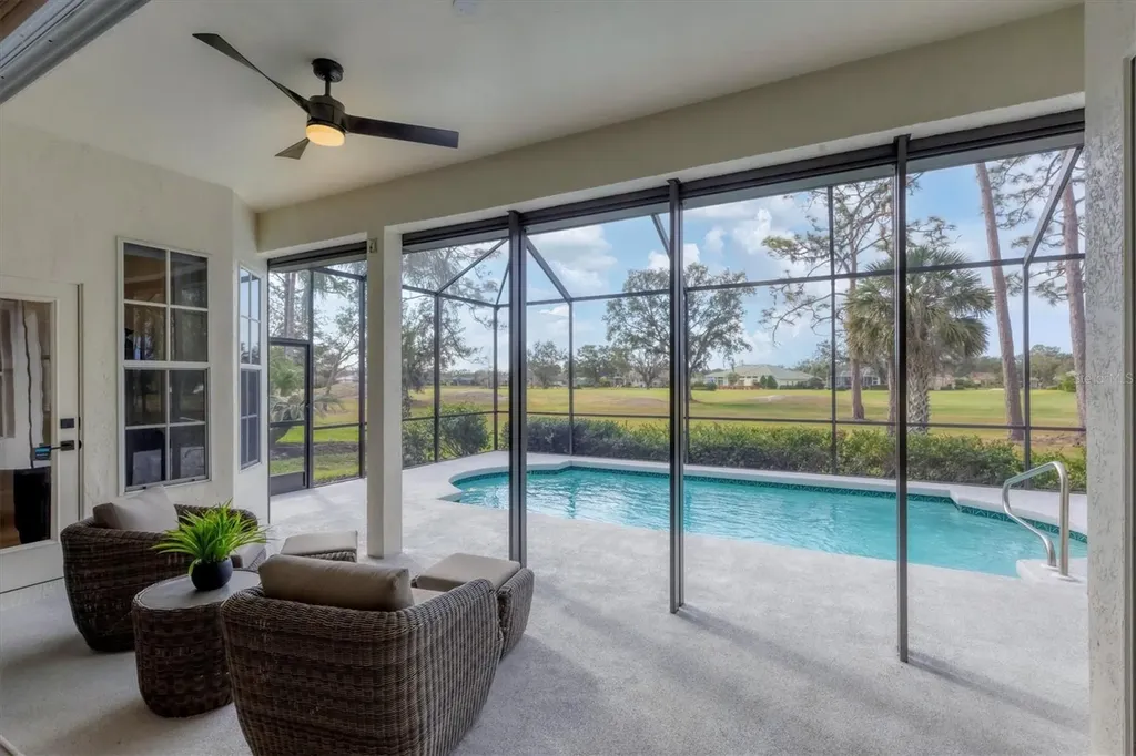 10114 Glenmore Avenue Bradenton FL 34202