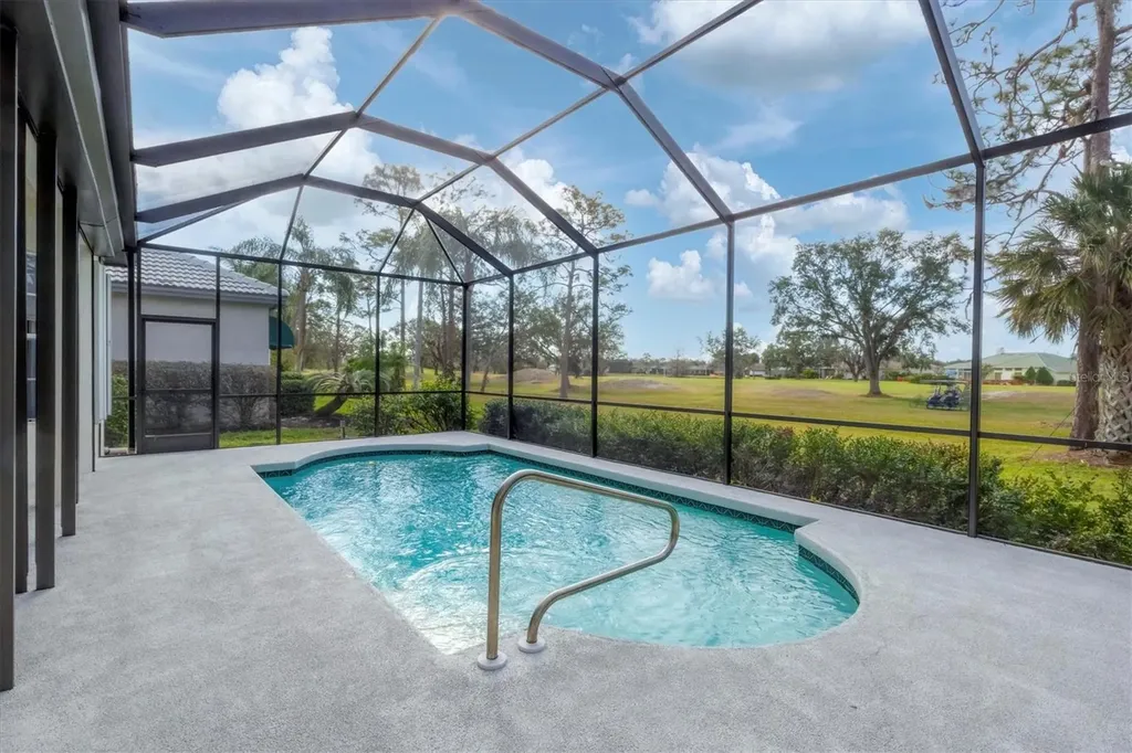 10114 Glenmore Avenue Bradenton FL 34202