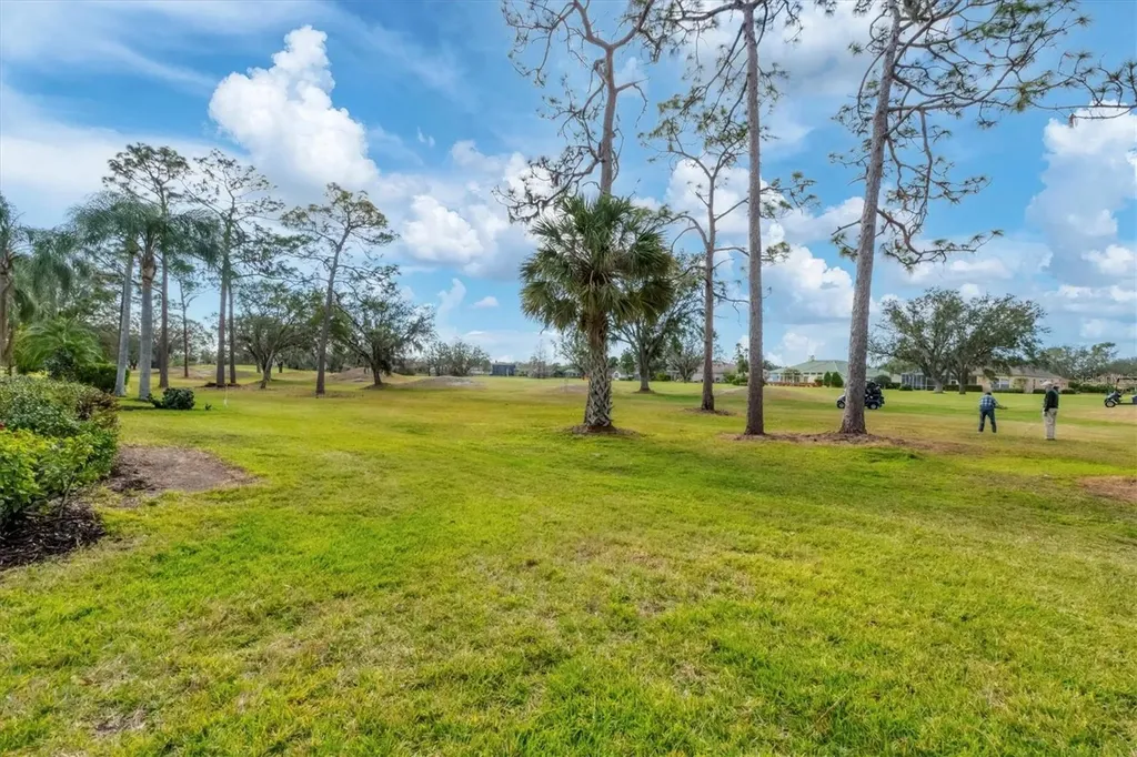10114 Glenmore Avenue Bradenton FL 34202