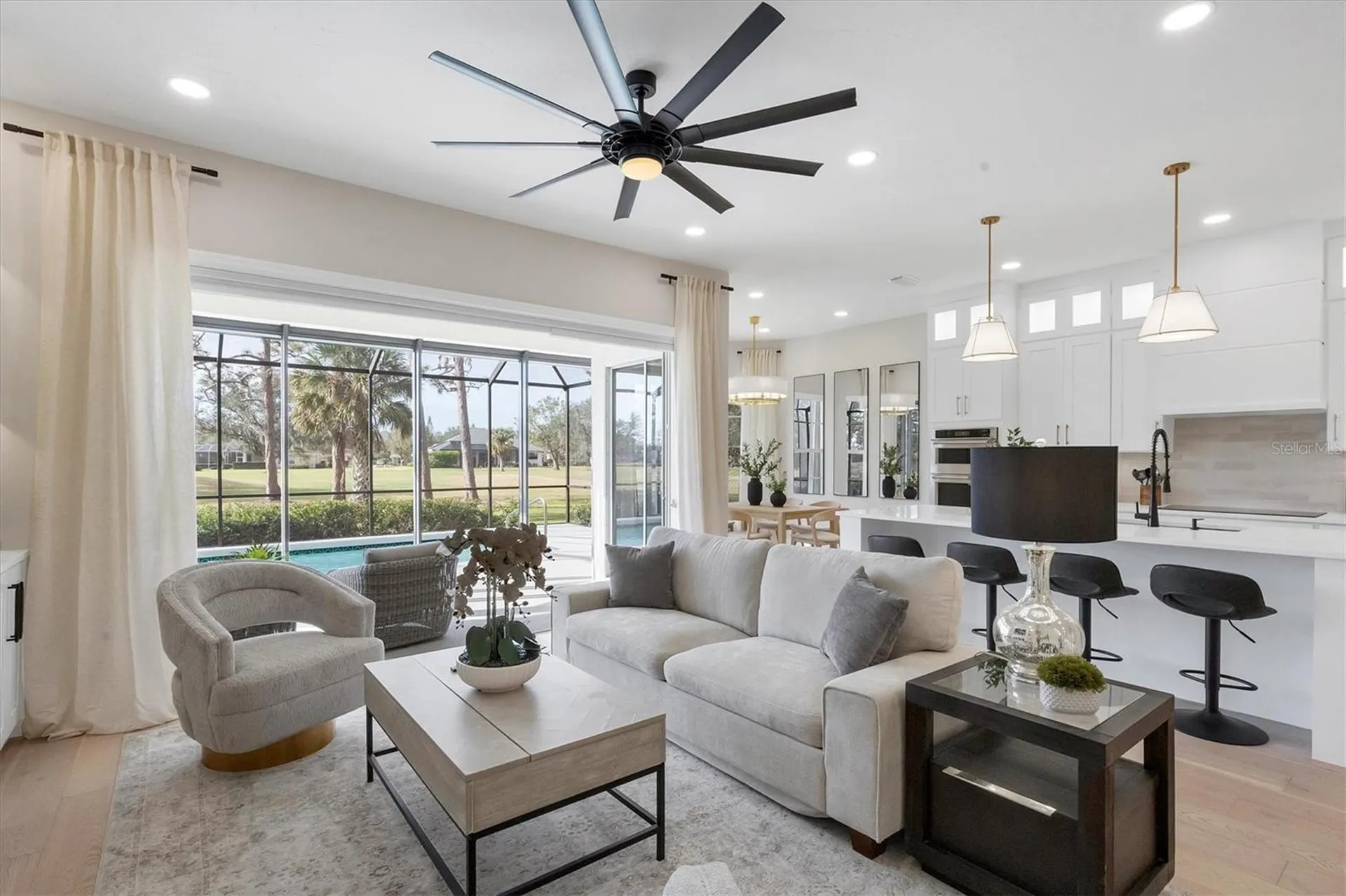 10114 Glenmore Avenue Bradenton FL 34202