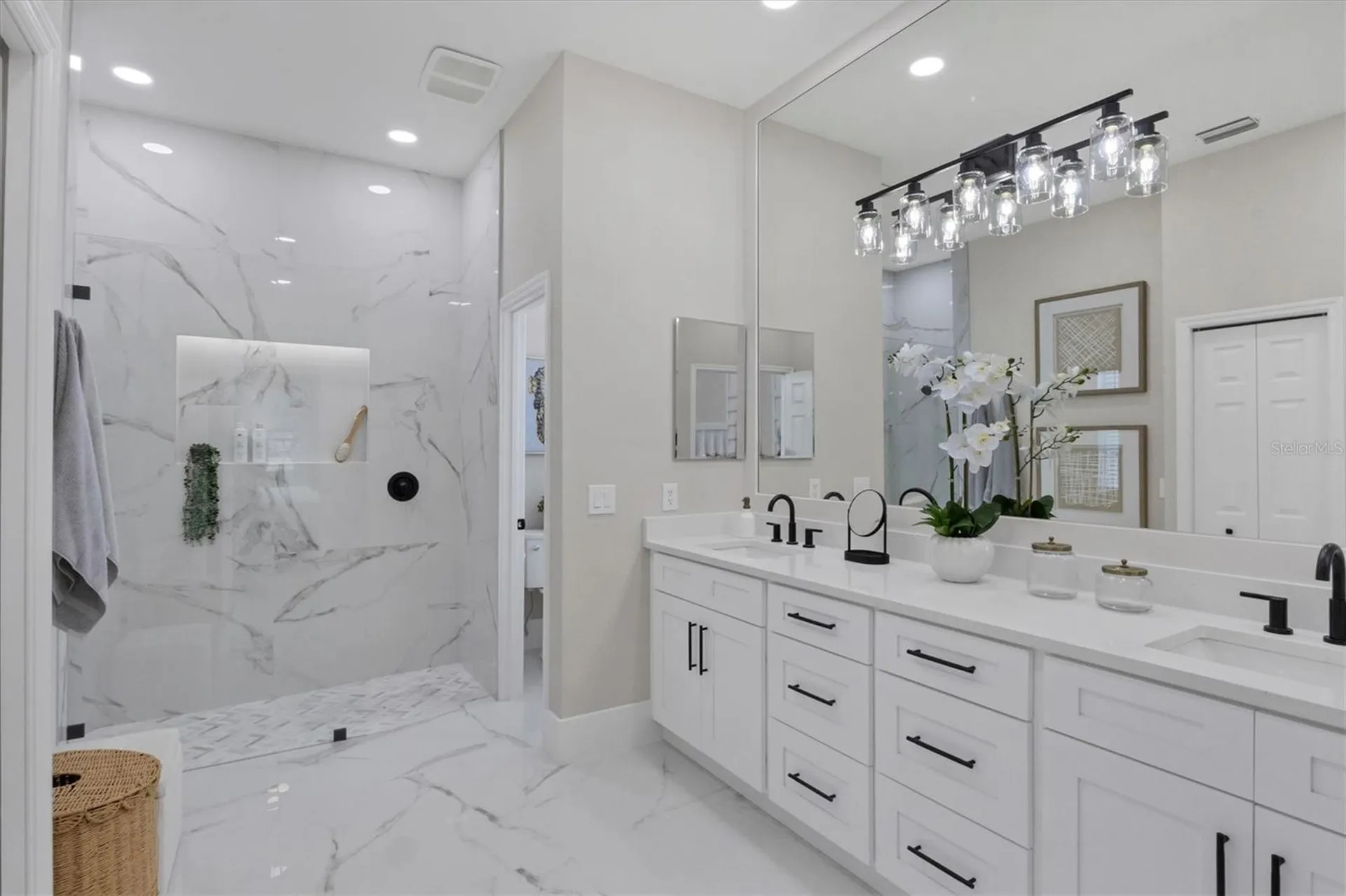 10114 Glenmore Avenue Bradenton FL 34202