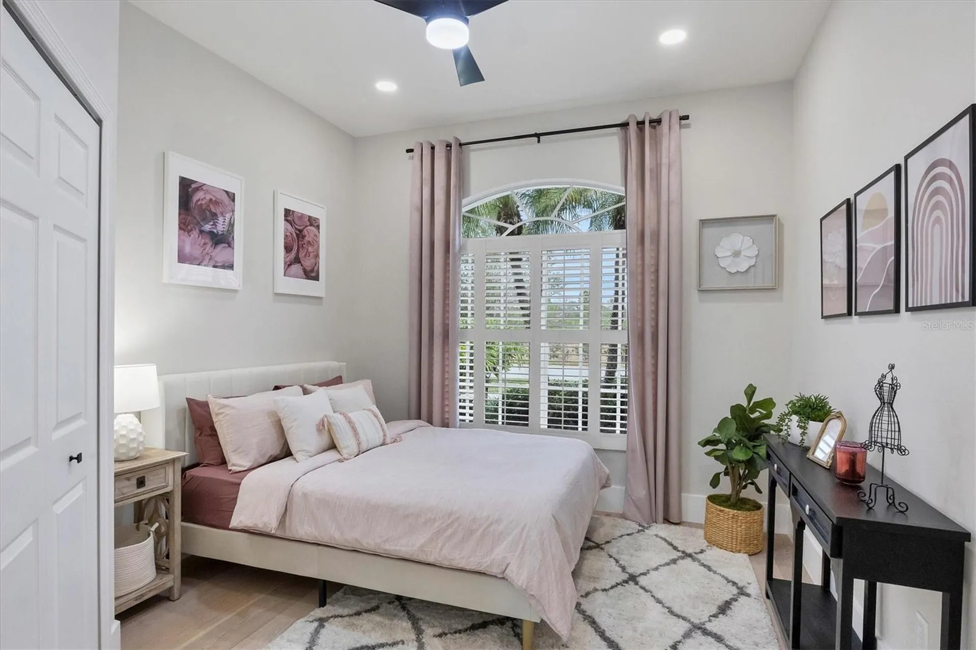 10114 Glenmore Avenue Bradenton FL 34202
