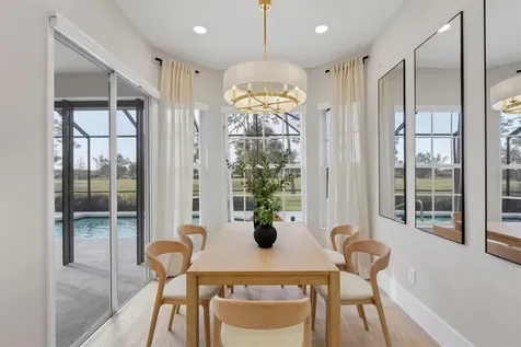 10114 Glenmore Avenue Bradenton FL 34202