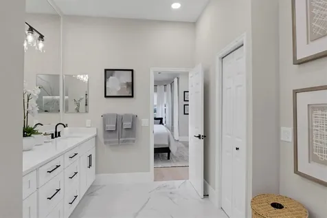10114 Glenmore Avenue Bradenton FL 34202