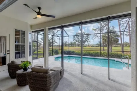 10114 Glenmore Avenue Bradenton FL 34202