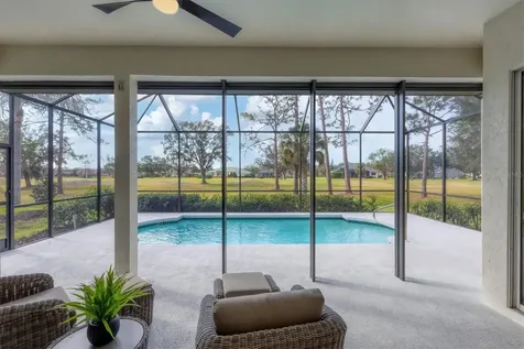 10114 Glenmore Avenue Bradenton FL 34202