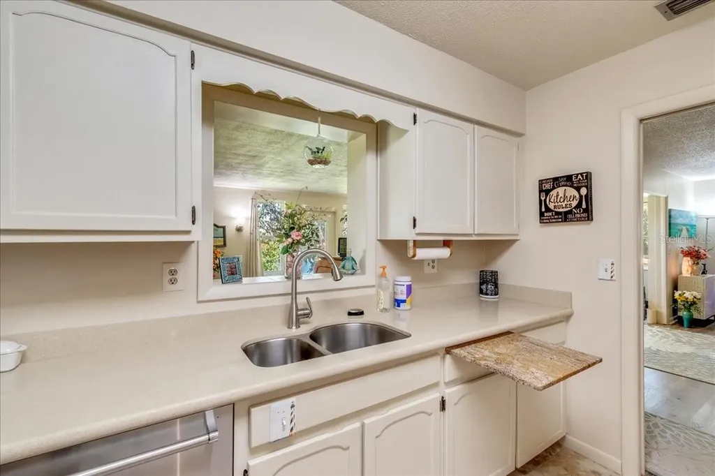 10522 SE 146th Terrace Road Ocklawaha FL 32179
