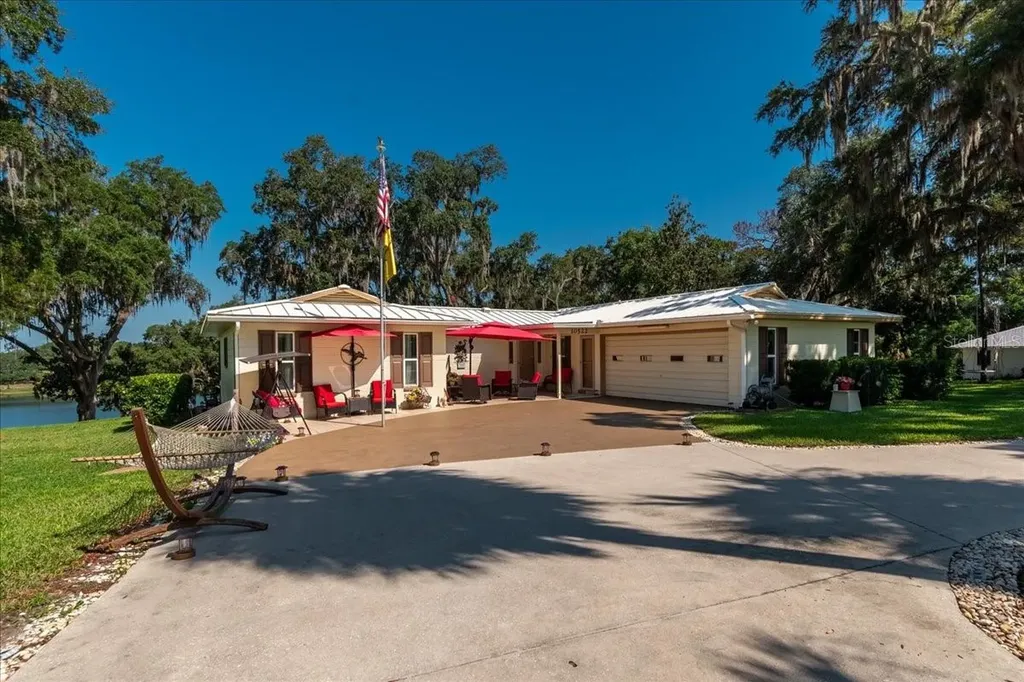 10522 SE 146th Terrace Road Ocklawaha FL 32179