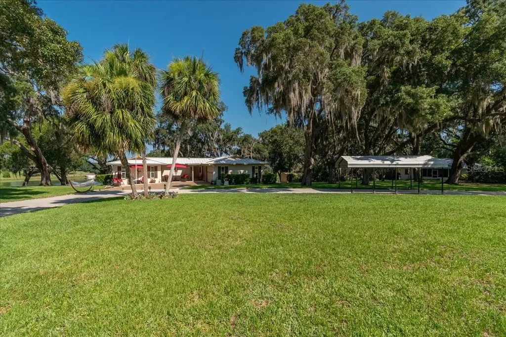 10522 SE 146th Terrace Road Ocklawaha FL 32179
