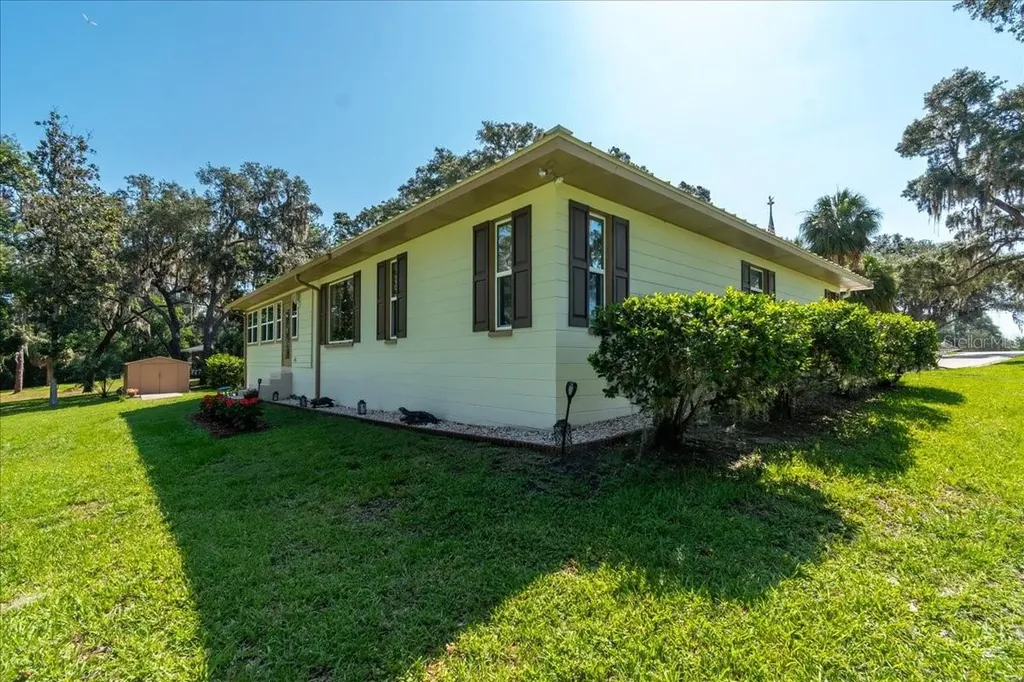 10522 SE 146th Terrace Road Ocklawaha FL 32179