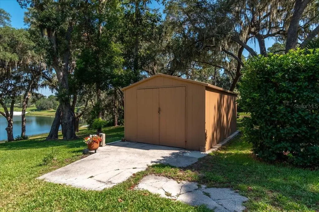10522 SE 146th Terrace Road Ocklawaha FL 32179