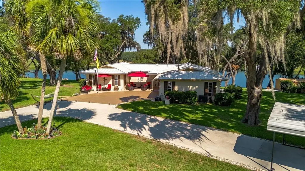 10522 SE 146th Terrace Road Ocklawaha FL 32179