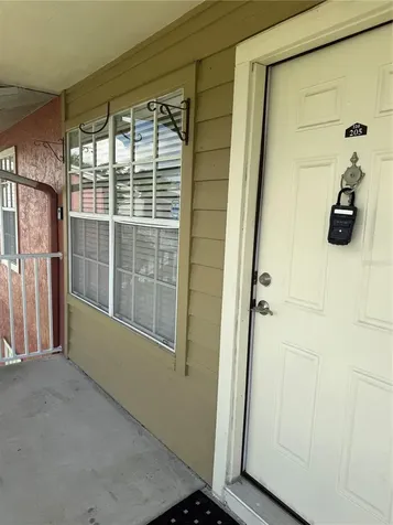 220 Lake Parsons Green Brandon FL 33511