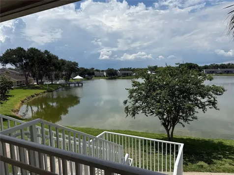 220 Lake Parsons Green Brandon FL 33511