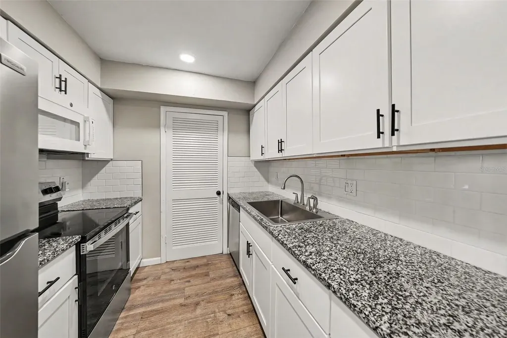 9208 N Connechusett Road Tampa FL 33617
