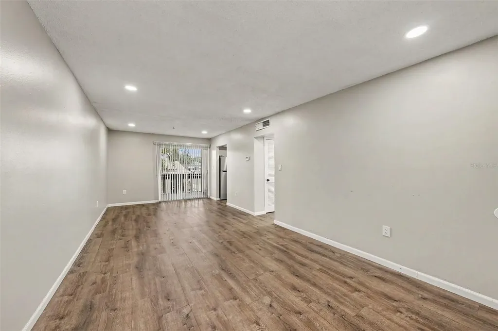 9208 N Connechusett Road Tampa FL 33617