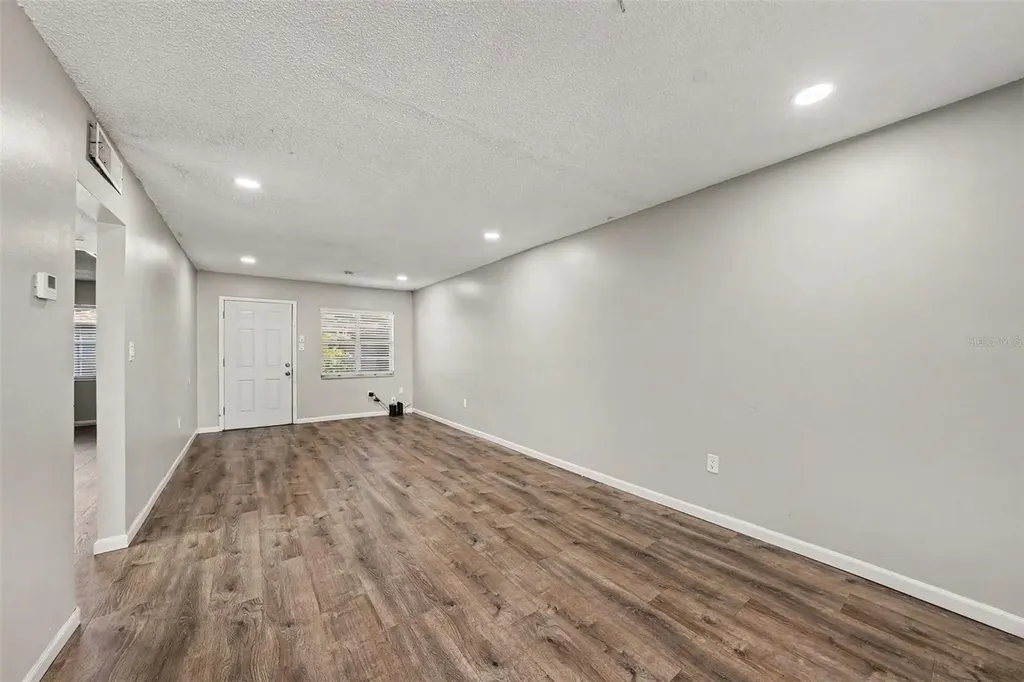 9208 N Connechusett Road Tampa FL 33617