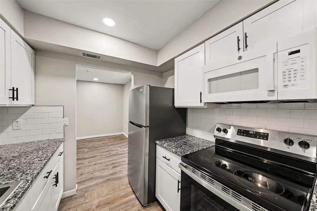 9208 N Connechusett Road Tampa FL 33617