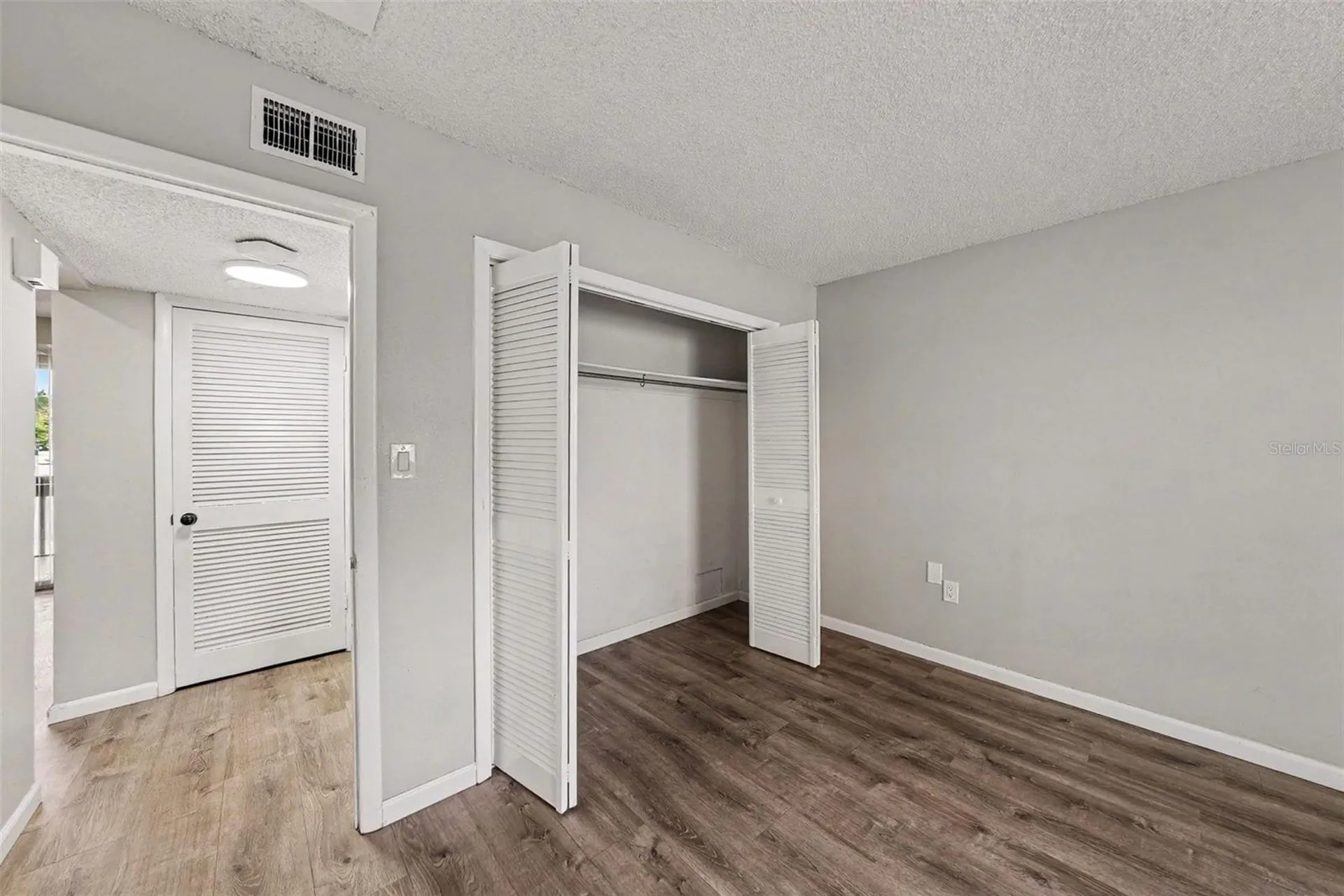 9208 N Connechusett Road Tampa FL 33617