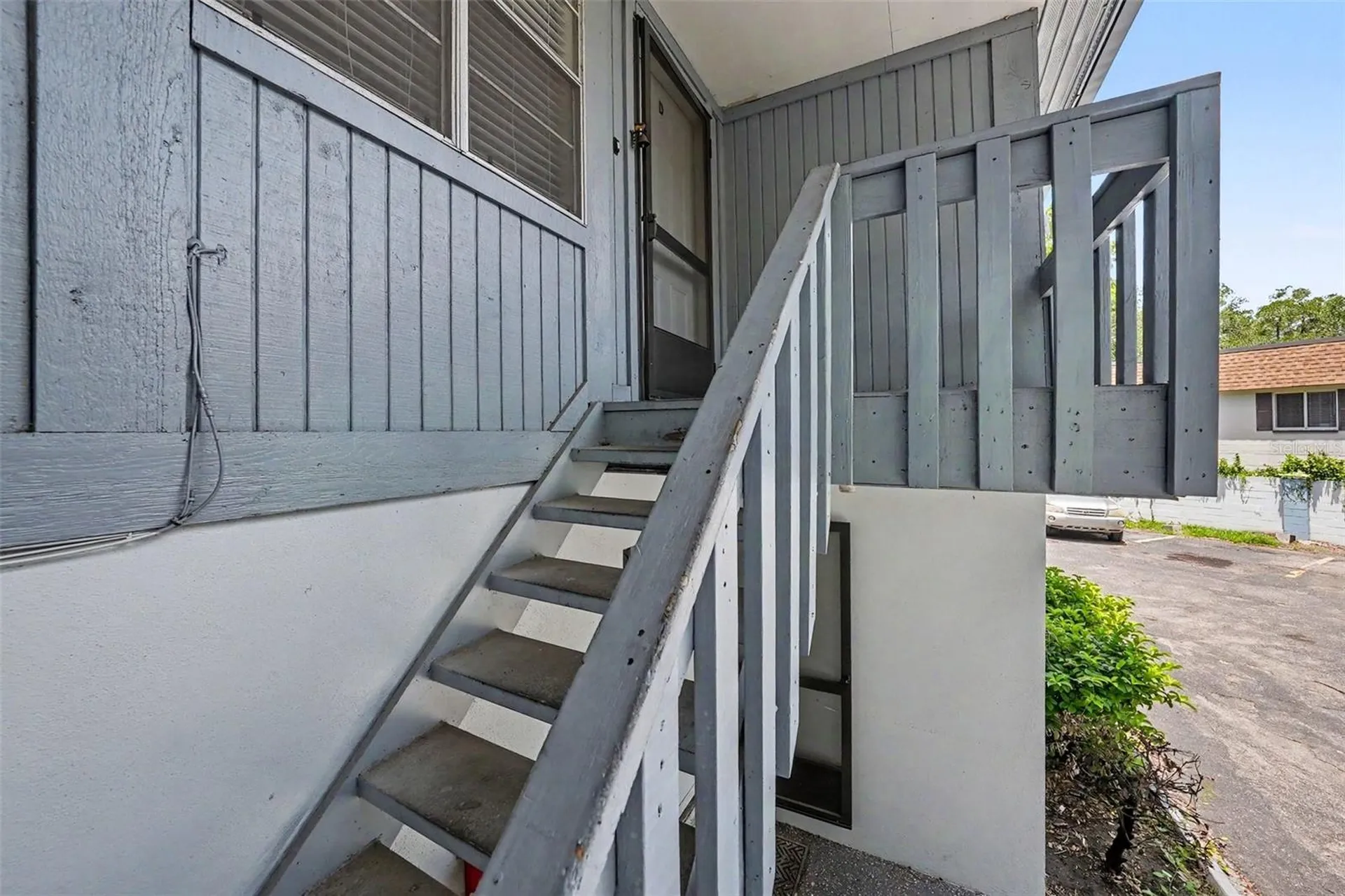 9208 N Connechusett Road Tampa FL 33617