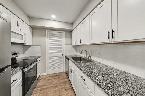 9208 N Connechusett Road Tampa FL 33617