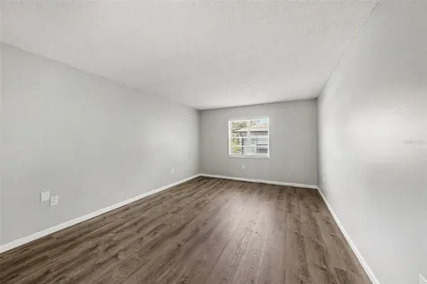 9208 N Connechusett Road Tampa FL 33617