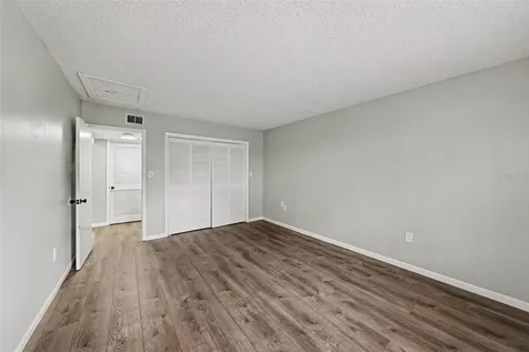 9208 N Connechusett Road Tampa FL 33617