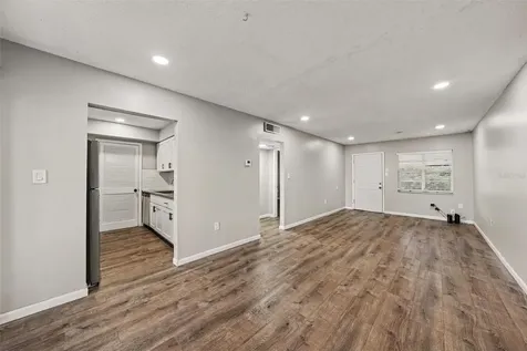 9208 N Connechusett Road Tampa FL 33617