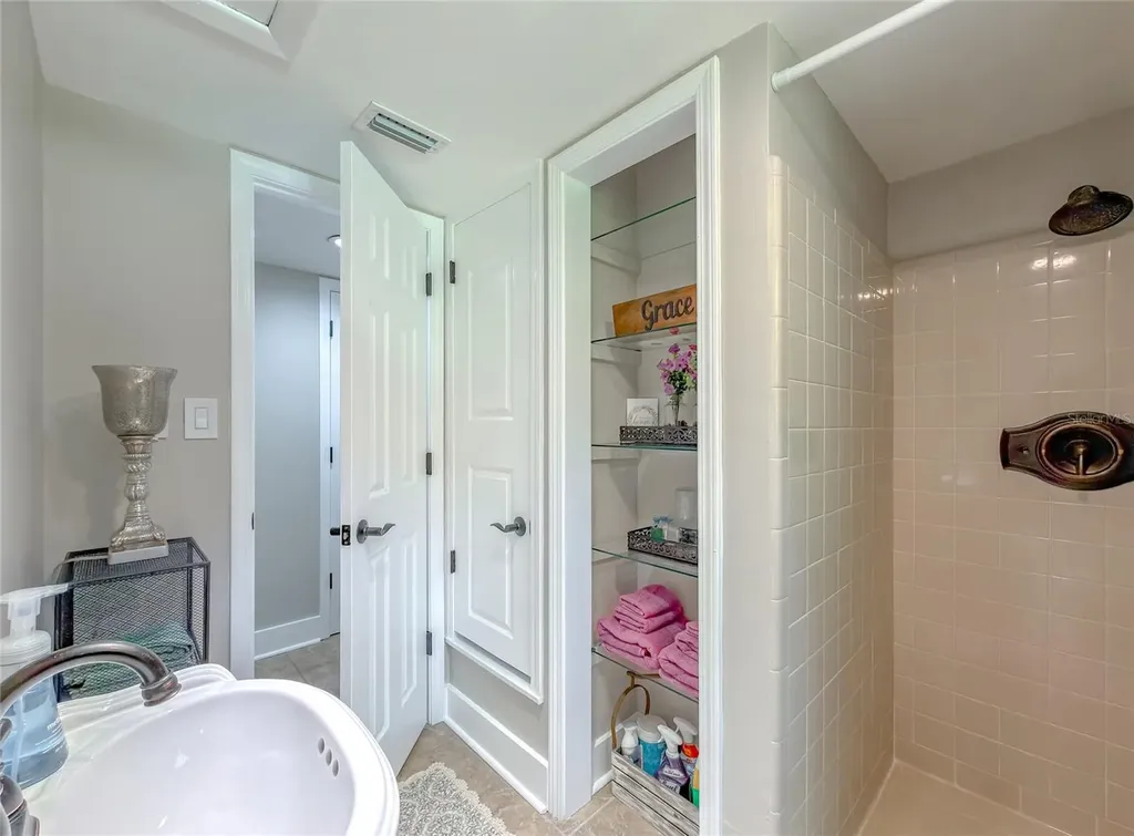 2210 Wall Street Tallahassee FL 32309