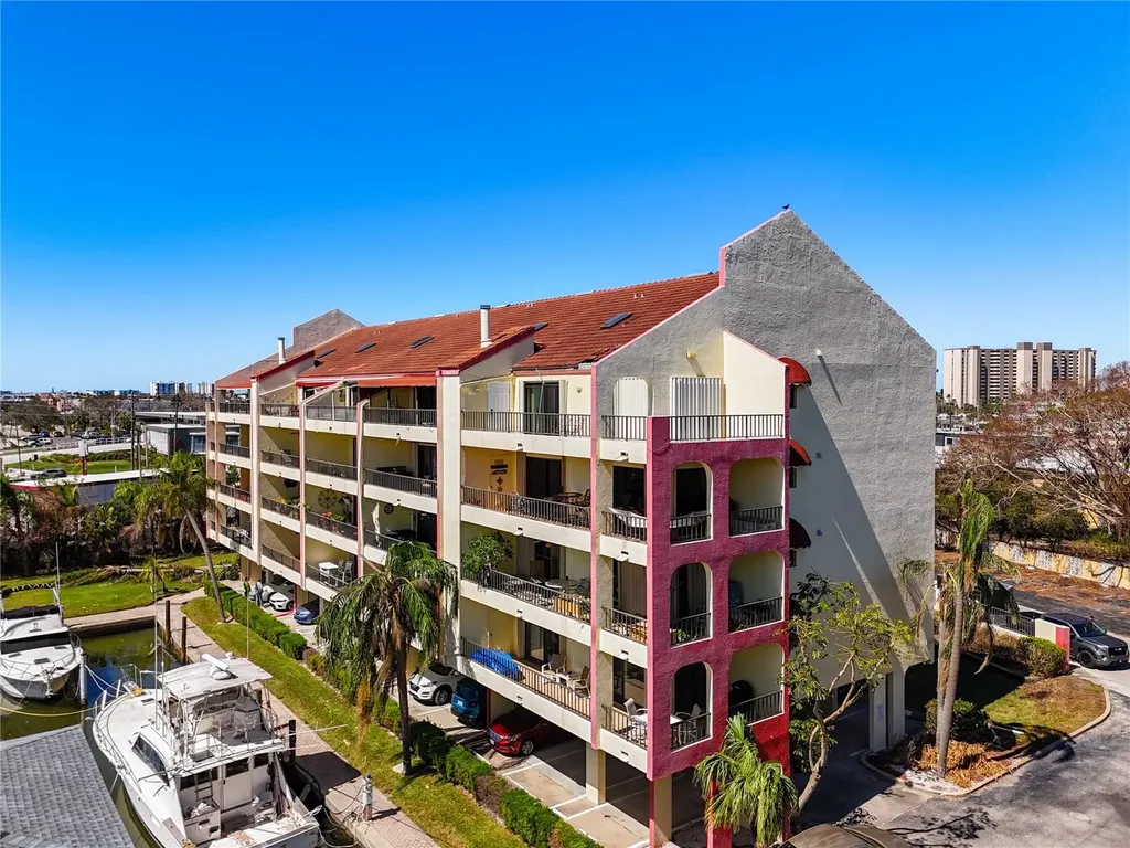 1750 Harbor Place S South Pasadena FL 33707